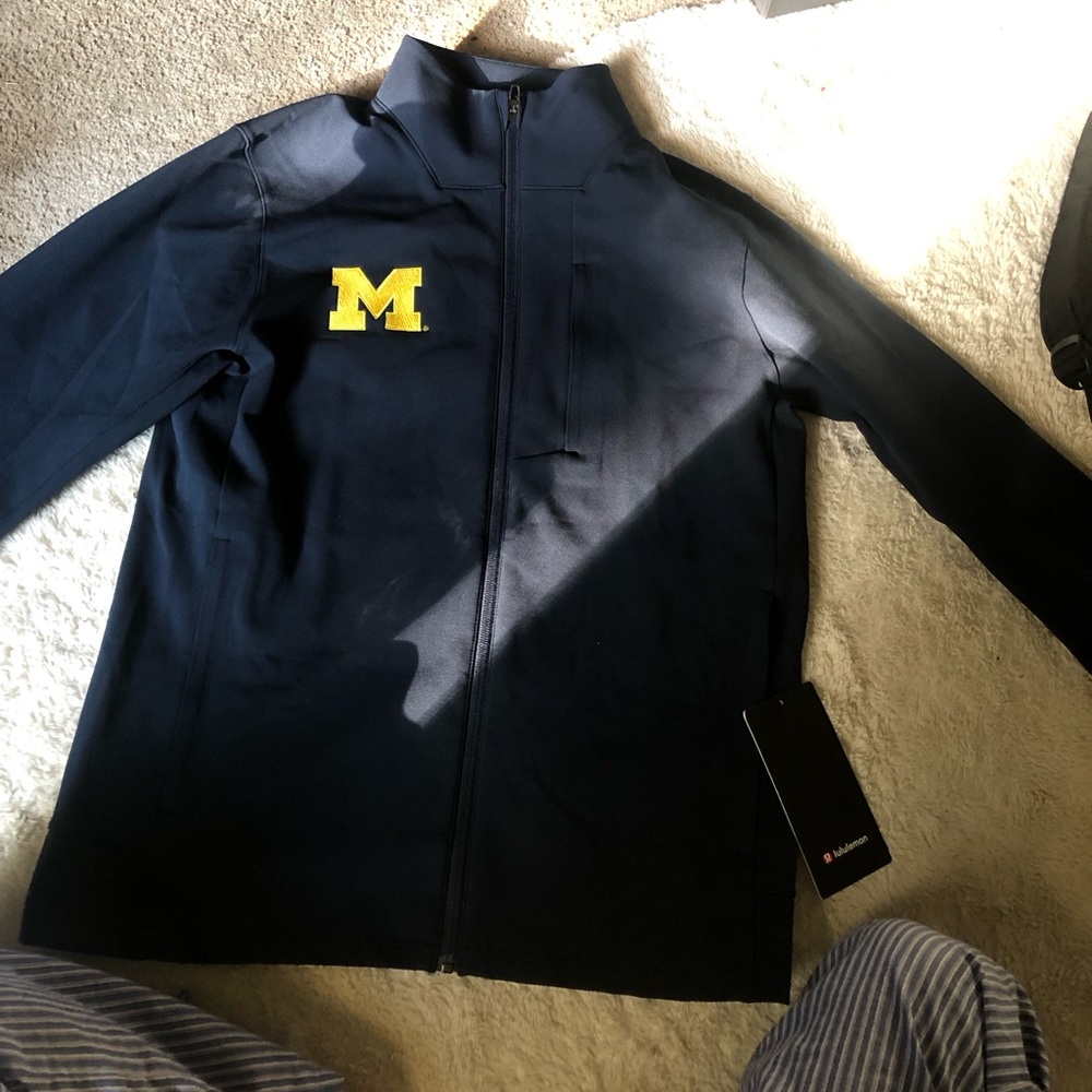 Lululemon soujourn jacket
